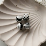 Perles rondes rayées en céramique 12 mm - Blanc - Noir x4