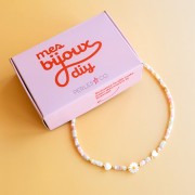 Mes bijoux DIY - Kit collier avec perles heishi et fleurs en nacre|raw }}