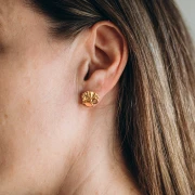 Boucles d'oreilles coquillage 13 mm - Doré à l'or fin - Saumon - Rose pailleté x2