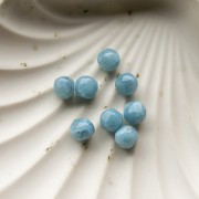 Perles rondes irrégulières facettées 8 mm résine translucide - Bleu fumé marbré x8