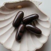 Perle olive 34x14 mm en résine opaque - Chocolat marbré x1