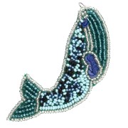 Pendentif baleine 81x27 mm en perles brodés - Multi bleu x1|raw }}