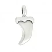 Breloque dent de requin 27x13 mm Placage Argent fin vieilli x1