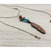 Pendentif Plume 50x12 mm en bois Brown x1