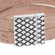 Fermoir aimanté motif rhombus 24 mm pour lacet 20 mm Placage Argent fin vieilli x1