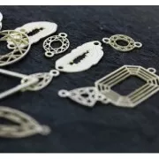 Intercalaire style cabochon facetté triangle 2 anneaux 12 mm en Argent 925