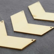 Intercalaire chevron 2 trous en bois brut à peindre ou customiser 80x60mm pour création DIY de collier ou sautoir