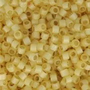 Miyuki Delica Duracoat 11/0 DB2186 - Alabaster S/L Dyed Vinho Verde x8g