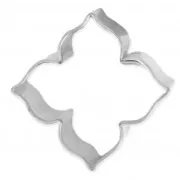 Fleur - Mini emporte-pièce en fer blanc pour modelage 22x25 mm Lys à 4 pétales Mini emporte-pièce en fer blanc pour modelage 22x25 mm Lys à 4 pétales