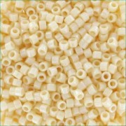Miyuki Delica 11/0 DB0157 - Opaque Cream AB paquet de 100g