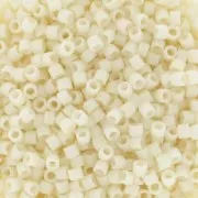 Miyuki Delica 11/0 DB0352 - Mat Opaque Cream paquet de 100g