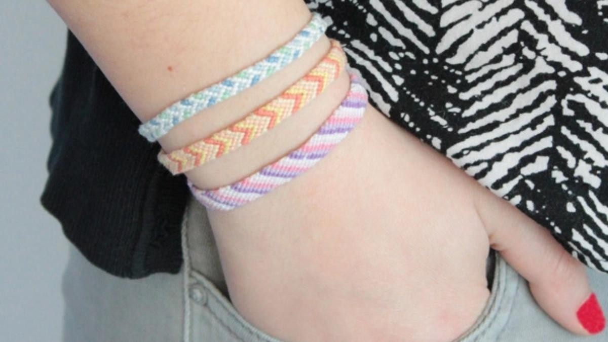 Apprendre à faire un noeud de bracelet brésilien