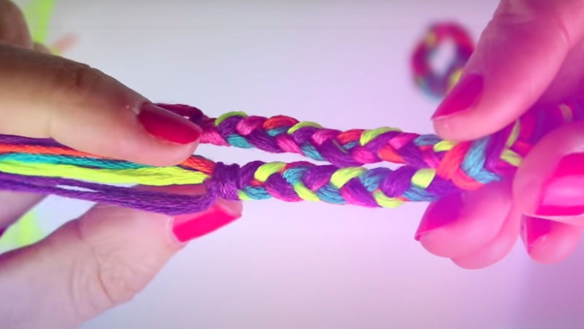 Réaliser des bracelets brésiliens tressés : Etape 3