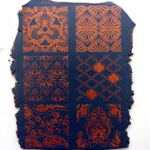 Comment utiliser un silk screen sur la pâte polymère et avec de la poudre métallique ? : Etape 3