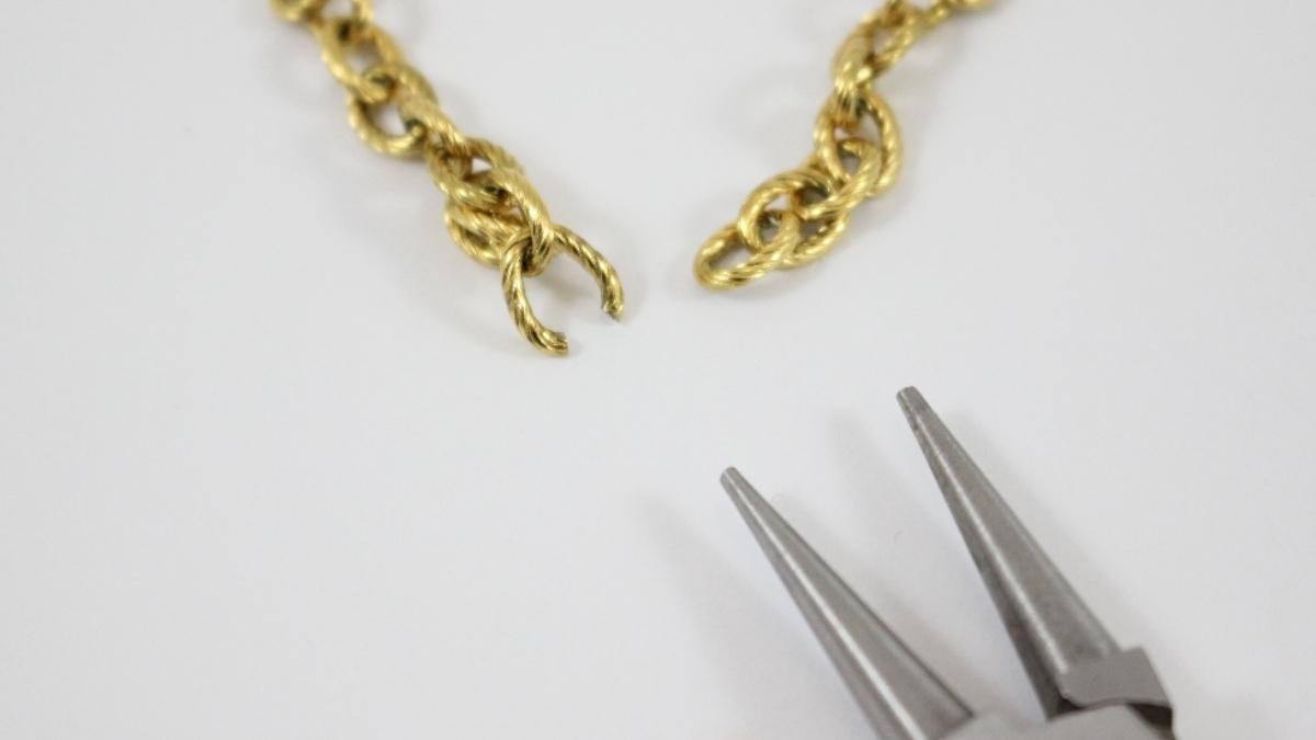 Comment ouvrir des gros maillons en Acier Inoxydable ? Comment ouvrir des gros maillons en Acier Inoxydable ?