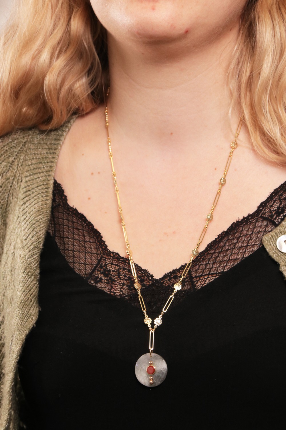 Schéma Comment intégrer des éléments dans de la pierre gemme ?