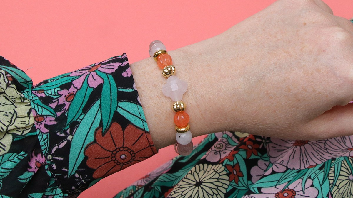 Schéma Saison Hiver - Leçon 1 : Comment faire un bracelet élastique avec des pierres gemmes 8 mm ?