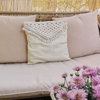 coussin macram&eacute;