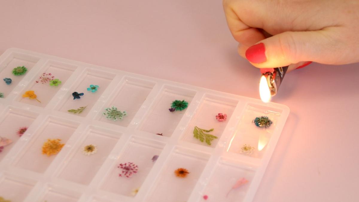 chasser les bulles d'air de la r&eacute;sine