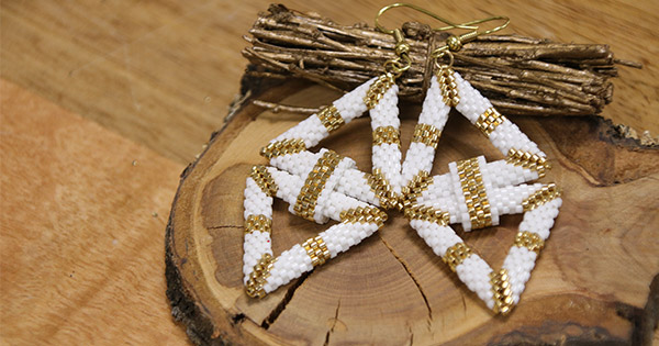 Boucles triangles &eacute;vid&eacute;s