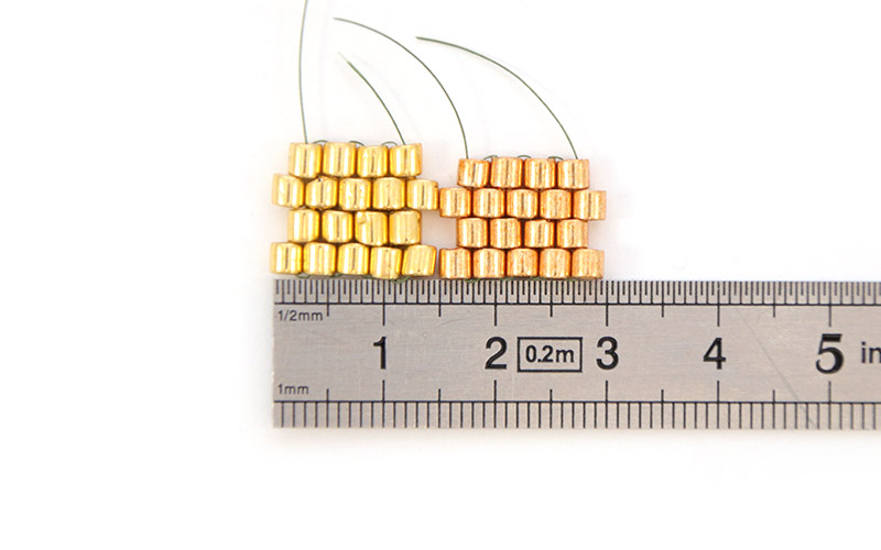 comparaison perles delica taille 8 et toho treasures tailles 3,3 mm