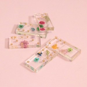 Dominos DIY en r&eacute;sine &eacute;poxy et inclusions