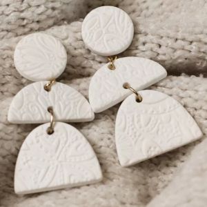 Boucles d'oreilles textur&eacute;e en p&acirc;te Fimo