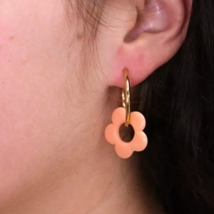 boucles d'oreilles fleurs peach fuzz