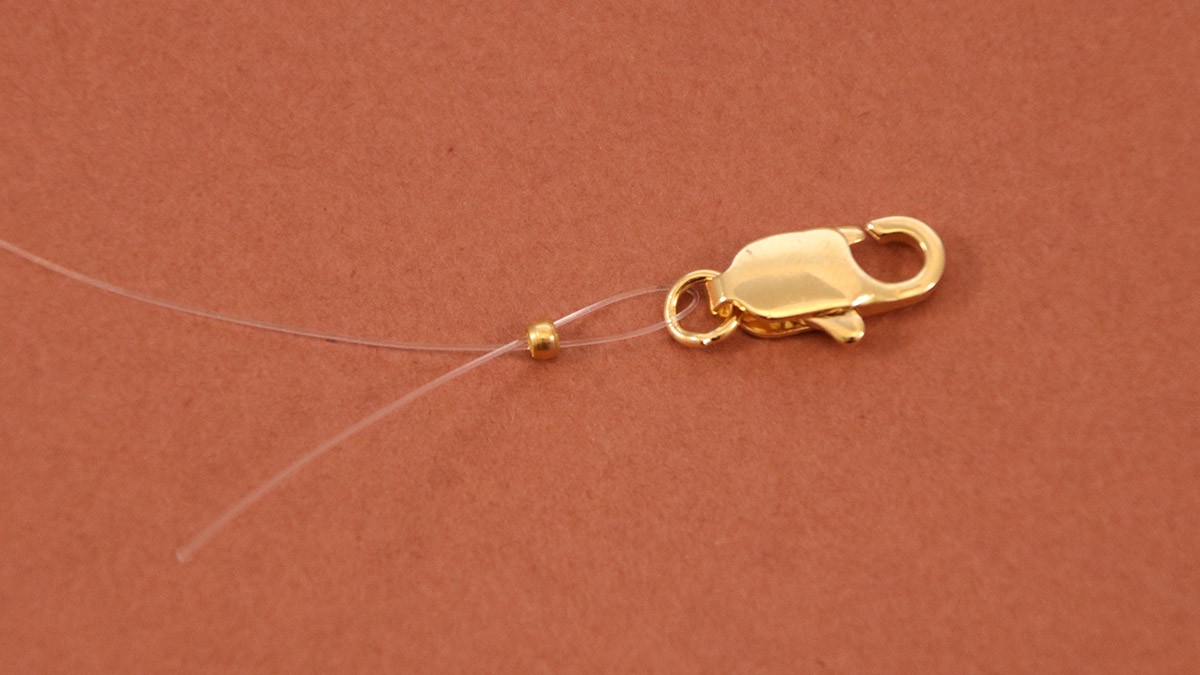 DIY Collier perles rondelles Heishi blanc et or et pendentif en plaqué or : Etape 1