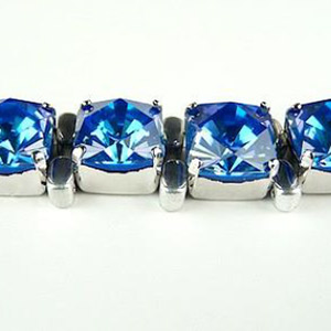 Bracelet Eléonore en perles PureCrystal et perles en verre par Puca® : Etape 8 Bracelet Eléonore en perles PureCrystal et perles en verre par Puca® : Etape 8