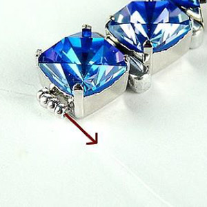 Bracelet Eléonore en perles PureCrystal et perles en verre par Puca® : Etape 9 Bracelet Eléonore en perles PureCrystal et perles en verre par Puca® : Etape 9