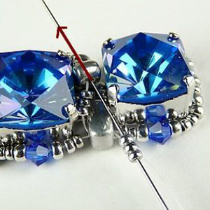 Bracelet Eléonore en perles PureCrystal et perles en verre par Puca® : Etape 19 Bracelet Eléonore en perles PureCrystal et perles en verre par Puca® : Etape 19