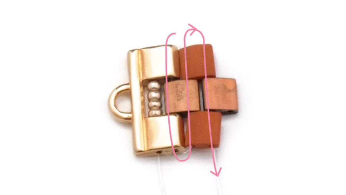 Bracelet perles carré Tila avec embouts spéciaux doré rose : Etape 5