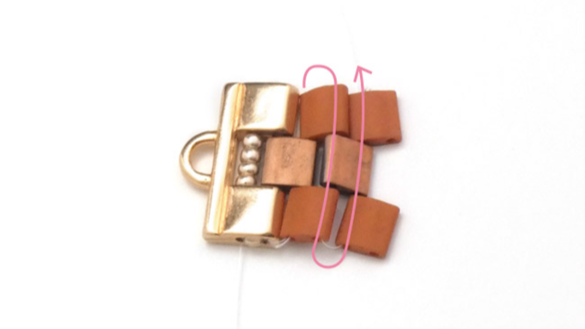 Bracelet perles carré Tila avec embouts spéciaux doré rose : Etape 6