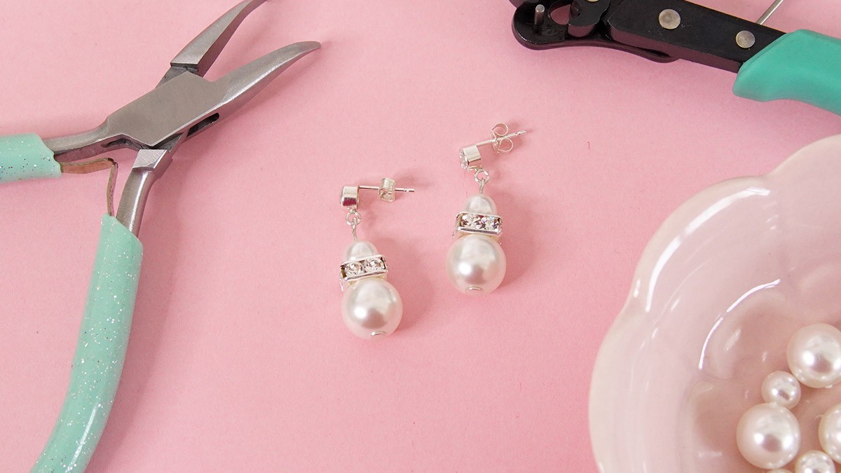 Boucles d'oreilles Perles Nacrées et Rondelles Strass carrée Boucles d'oreilles Perles Nacrées et Rondelles Strass carrée