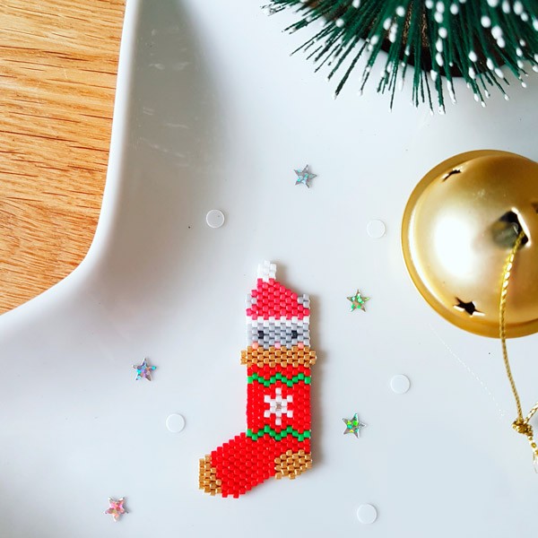 Schéma Chaussette de Noël tissage brick stitch avec des perles Miyuki