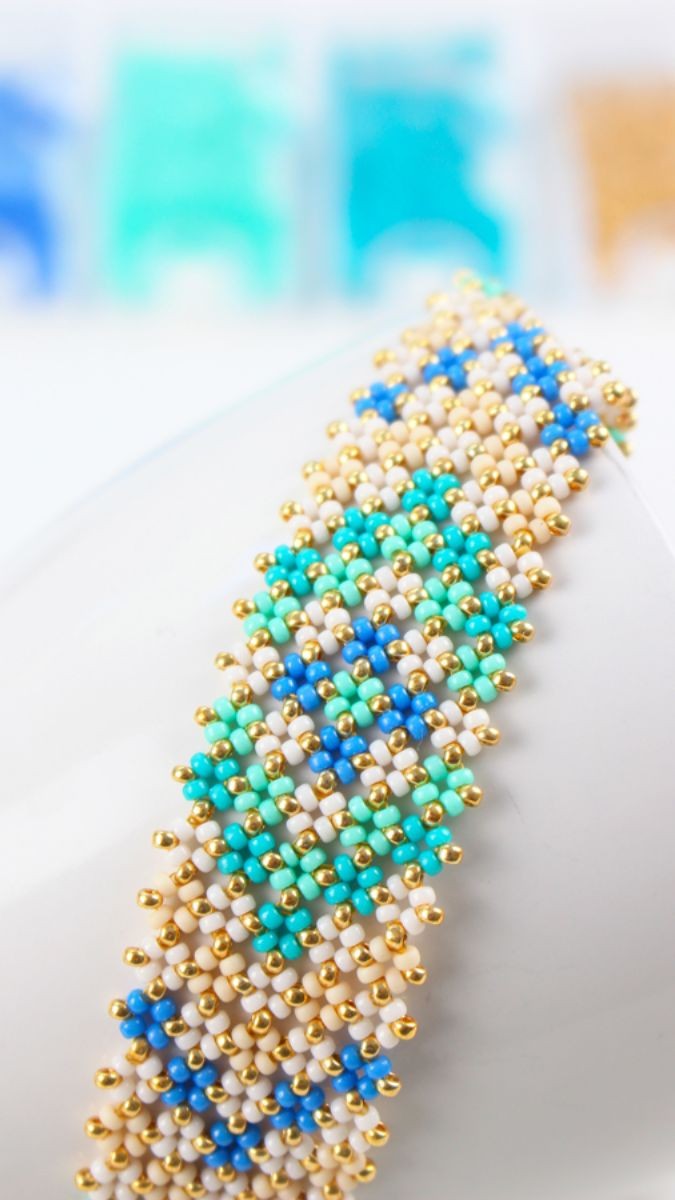 Schéma Bracelet manchette turquoise et crème en rocaille Miyuki 11/0 technique du Pondo Stitch