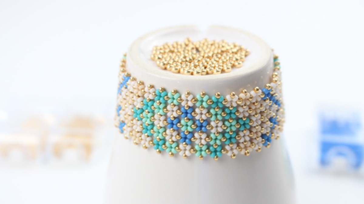 Bracelet manchette turquoise et crème en rocaille Miyuki 11/0 technique du Pondo Stitch : Etape 3