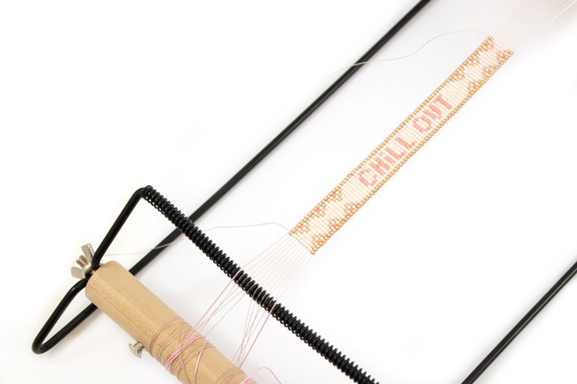 Bracelet en perles Miyuki avec message Chill out : Etape 2