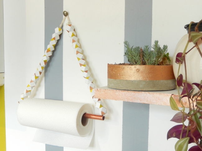 Porte essuie-tout perles en bois : Etape 6