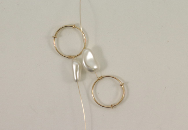 DIY Bague gold filled (or laminé) et perles irrégulières nacrées PureCrystal : Etape 3