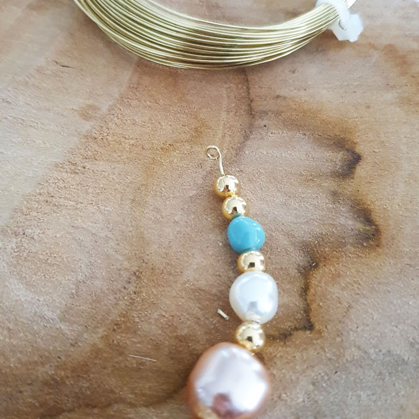 Boucles d'oreilles PureCrystal pendantes avec perles nacrées : Etape 2