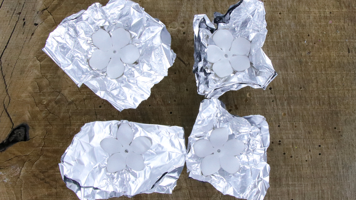 Boucles d'oreilles fleurs en Cernit Métallic : Etape 3