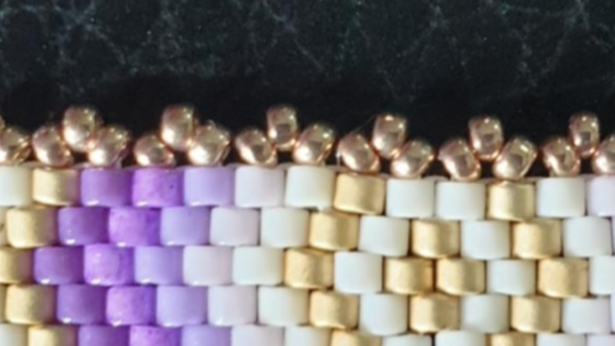 Bracelet tissage peyote de perles Miyuki Délicas 11/0 avec insertion de Strass Crystal Mesh PureCrystal : Etape 11