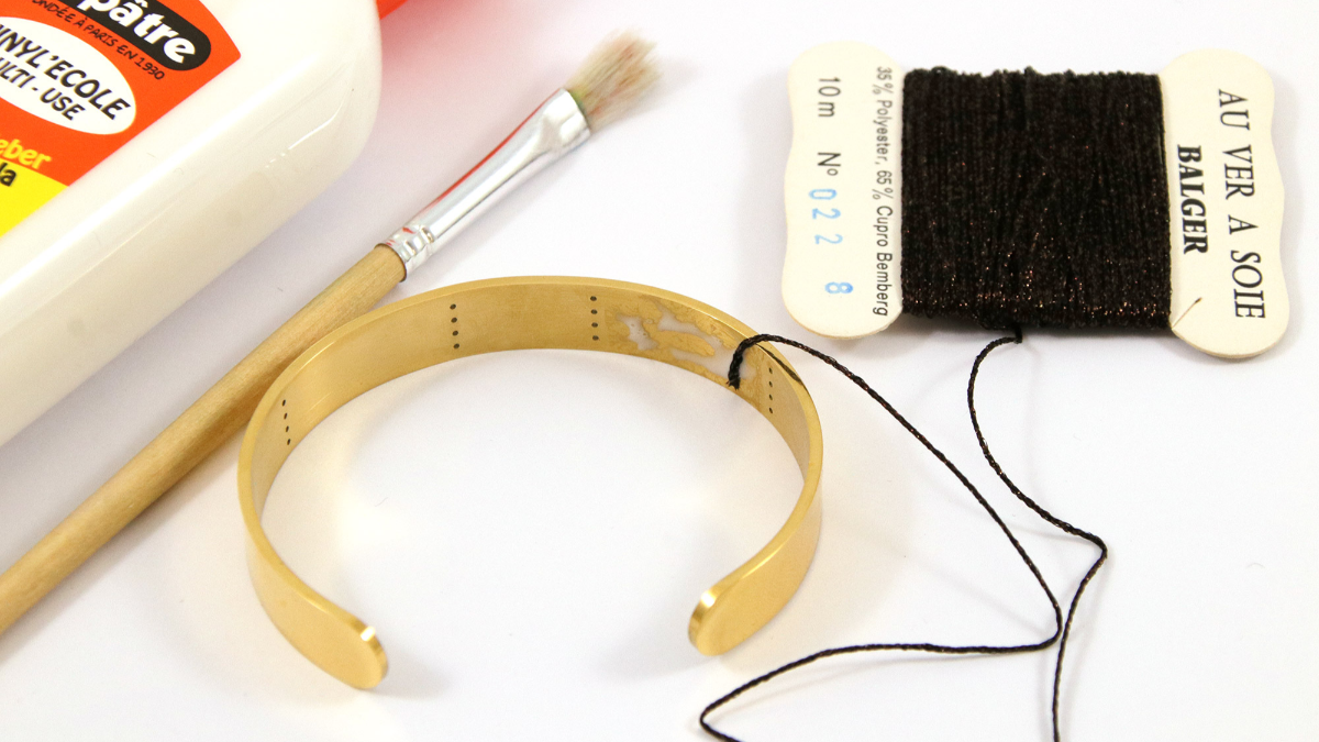 Bracelet chic perles Miyuki et fils brillants en acier inox doré : Etape 1