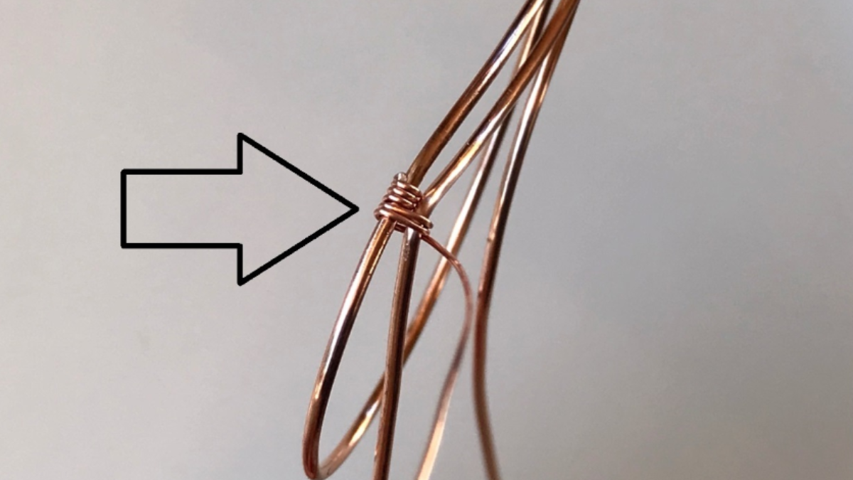 Pendentif en pierre gemme serti avec du fil de cuivre : Etape 19