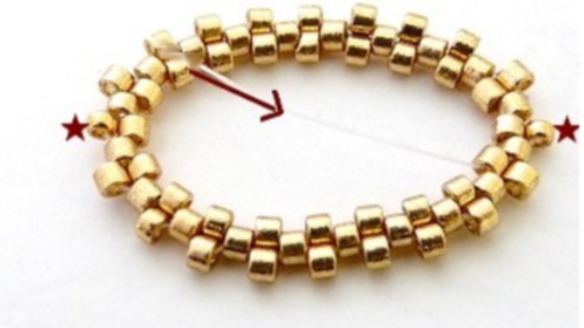 Accessoire de sac, pompon perle Angèle avec perles en verre Athos par Puca : Etape 4