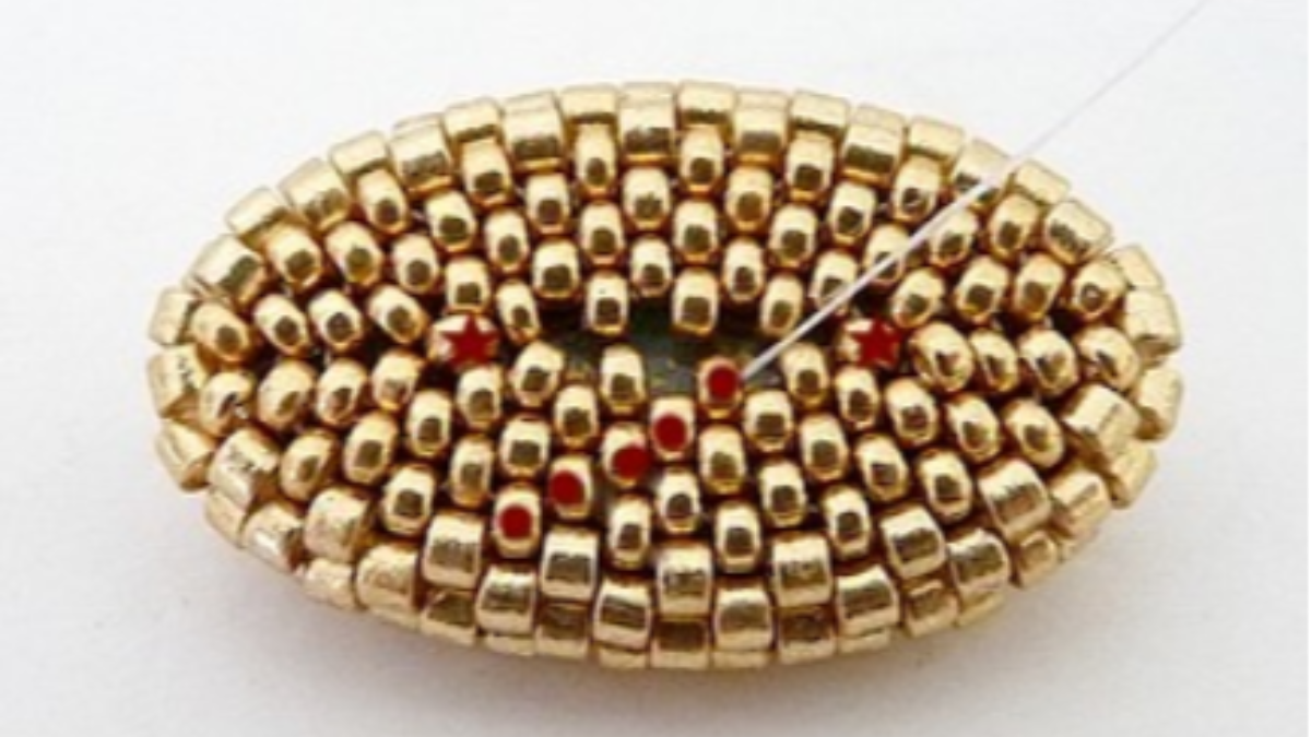 Accessoire de sac, pompon perle Angèle avec perles en verre Athos par Puca : Etape 13