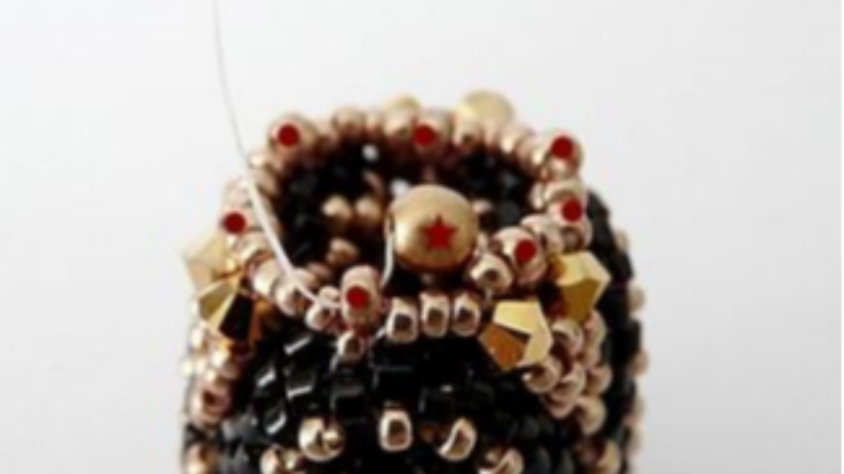 Accessoire de sac, pompon perle Angèle avec perles en verre Athos par Puca : Etape 31