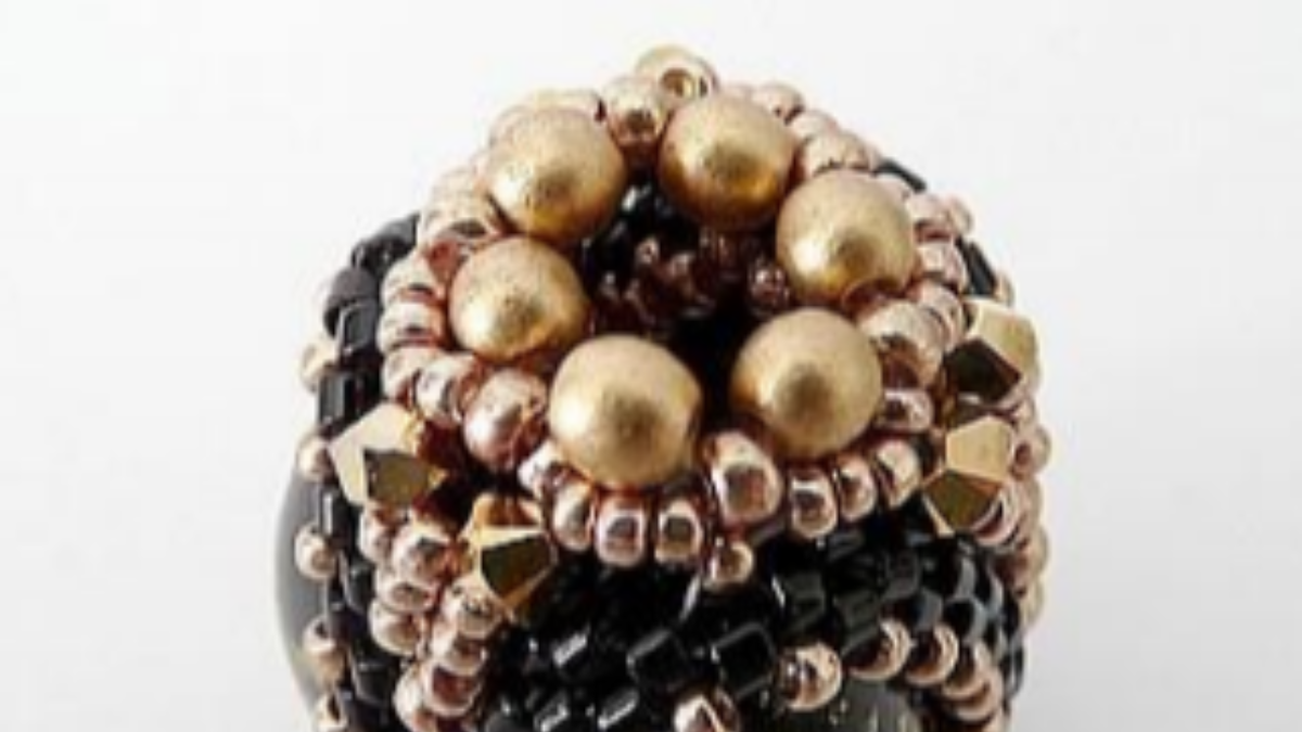 Accessoire de sac, pompon perle Angèle avec perles en verre Athos par Puca : Etape 32